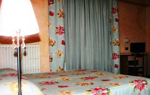 Albergo Sangrila Ланцо-Торинезе Экстерьер фото
