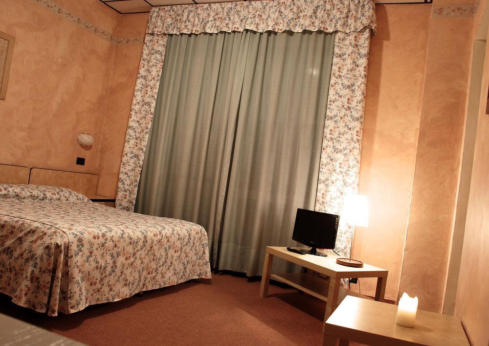 Albergo Sangrila Ланцо-Торинезе Экстерьер фото