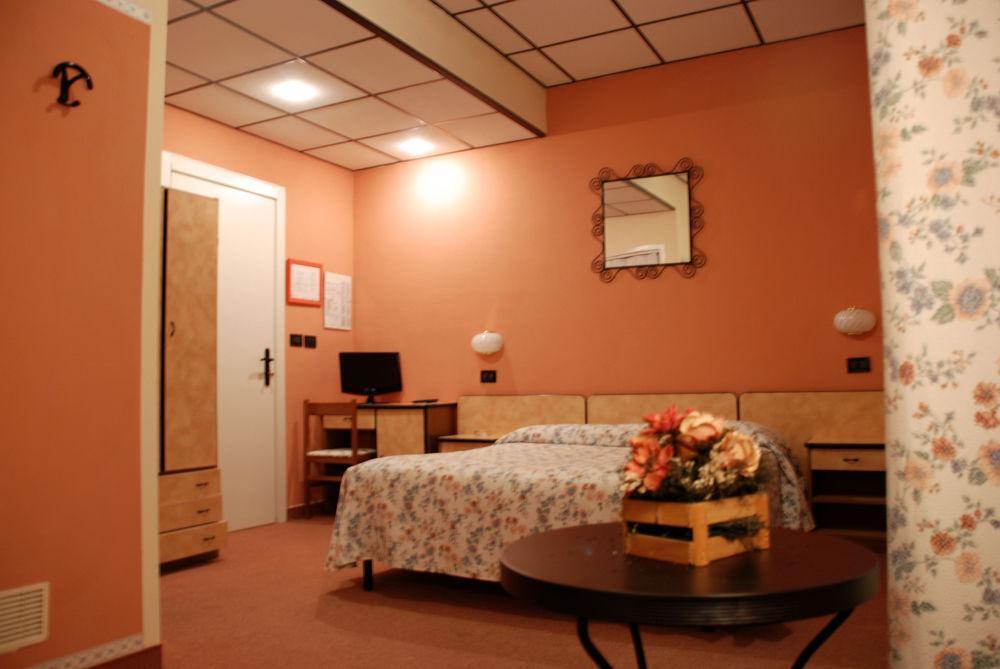 Albergo Sangrila Ланцо-Торинезе Экстерьер фото